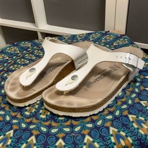 EUC Birkenstock Women's Gizeh Sandal - White - 38